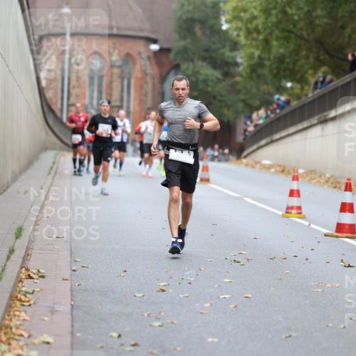 05.10.2025 - 20. swb-Marathon Bremen Michael Strokosch http://msf.ph/oto/9213915 05.10.2025 12:30:56 Laufen 9 meine-sportfotos.de