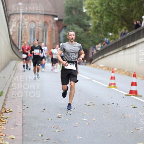 05.10.2025 - 20. swb-Marathon Bremen Michael Strokosch http://msf.ph/oto/9213916 05.10.2025 12:30:56 Laufen  meine-sportfotos.de