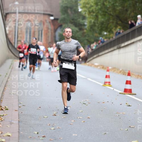 05.10.2025 - 20. swb-Marathon Bremen Michael Strokosch http://msf.ph/oto/9213917 05.10.2025 12:30:56 Laufen  meine-sportfotos.de