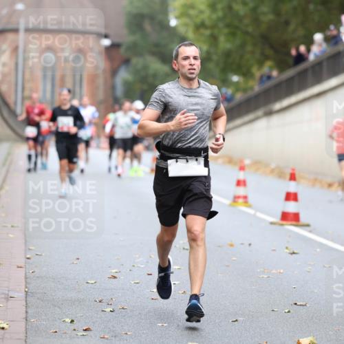 05.10.2025 - 20. swb-Marathon Bremen Michael Strokosch http://msf.ph/oto/9213920 05.10.2025 12:30:57 Laufen  meine-sportfotos.de