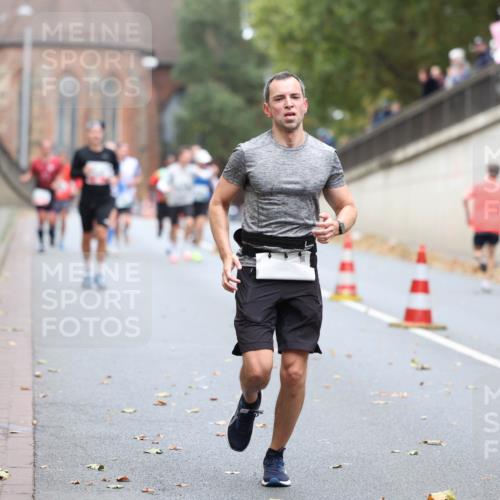05.10.2025 - 20. swb-Marathon Bremen Michael Strokosch http://msf.ph/oto/9213921 05.10.2025 12:30:58 Laufen  meine-sportfotos.de