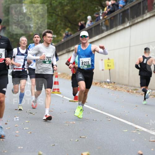 05.10.2025 - 20. swb-Marathon Bremen Michael Strokosch http://msf.ph/oto/9213928 05.10.2025 12:31:02 Laufen 2276, 349, 5707, 8211 meine-sportfotos.de