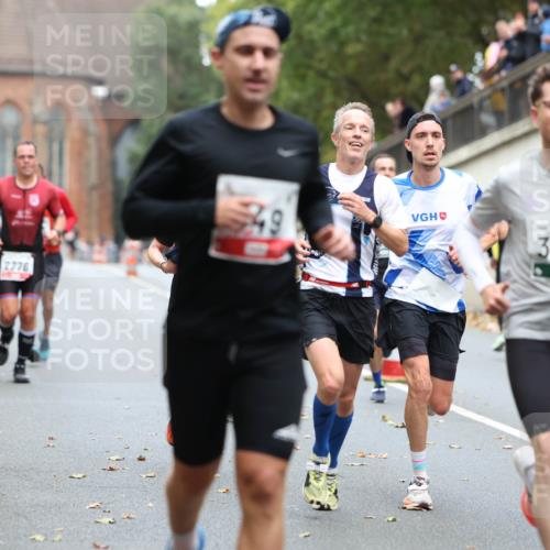 05.10.2025 - 20. swb-Marathon Bremen Michael Strokosch http://msf.ph/oto/9213933 05.10.2025 12:31:04 Laufen 2776, 3707, 37 meine-sportfotos.de