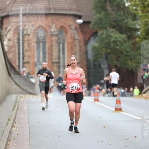 05.10.2025 - 20. swb-Marathon Bremen Michael Strokosch http://msf.ph/oto/9213950 05.10.2025 12:31:22 Laufen 2188 meine-sportfotos.de
