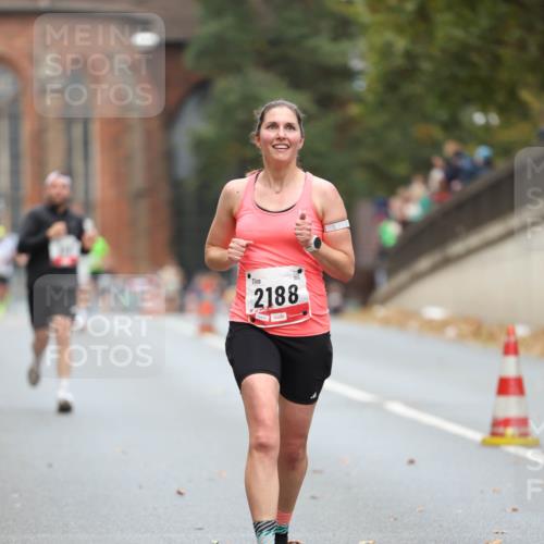 05.10.2025 - 20. swb-Marathon Bremen Michael Strokosch http://msf.ph/oto/9213954 05.10.2025 12:31:26 Laufen 2188 meine-sportfotos.de