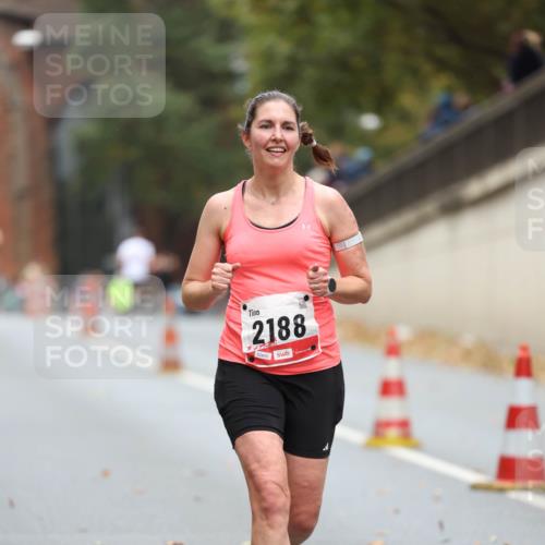 05.10.2025 - 20. swb-Marathon Bremen Michael Strokosch http://msf.ph/oto/9213957 05.10.2025 12:31:26 Laufen 2188 meine-sportfotos.de