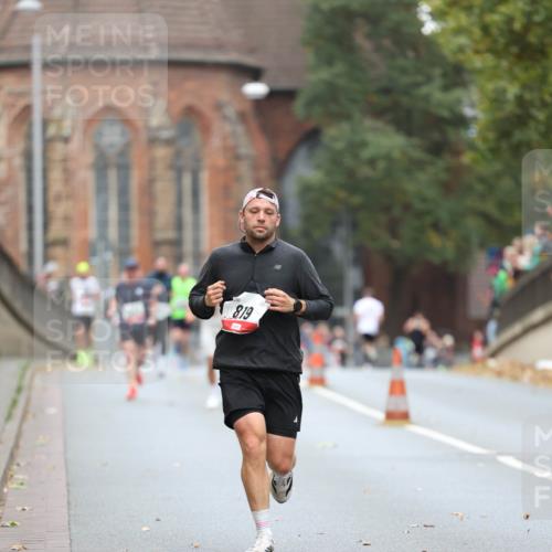 05.10.2025 - 20. swb-Marathon Bremen Michael Strokosch http://msf.ph/oto/9213962 05.10.2025 12:31:29 Laufen 819 meine-sportfotos.de