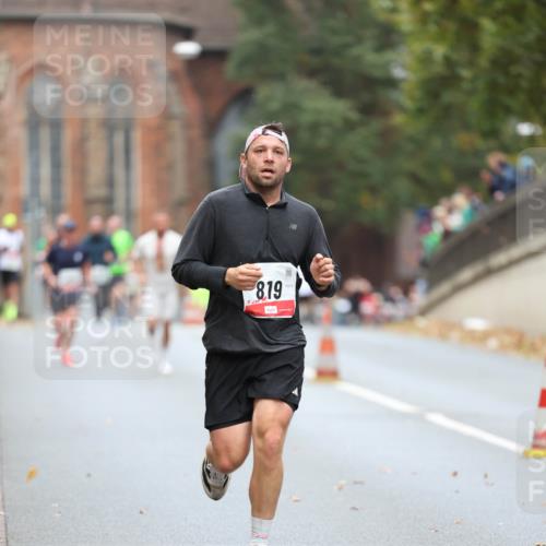 05.10.2025 - 20. swb-Marathon Bremen Michael Strokosch http://msf.ph/oto/9213966 05.10.2025 12:31:30 Laufen 8, 19 meine-sportfotos.de