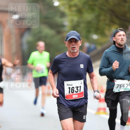 05.10.2025 - 20. swb-Marathon Bremen Michael Strokosch http://msf.ph/oto/9213975 05.10.2025 12:31:42 Laufen 1631, 7547 meine-sportfotos.de