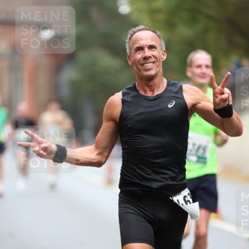 05.10.2025 - 20. swb-Marathon Bremen Michael Strokosch http://msf.ph/oto/9213981 05.10.2025 12:31:45 Laufen  meine-sportfotos.de