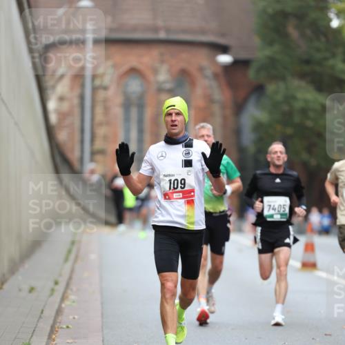 05.10.2025 - 20. swb-Marathon Bremen Michael Strokosch http://msf.ph/oto/9213985 05.10.2025 12:31:48 Laufen 109, 7405 meine-sportfotos.de