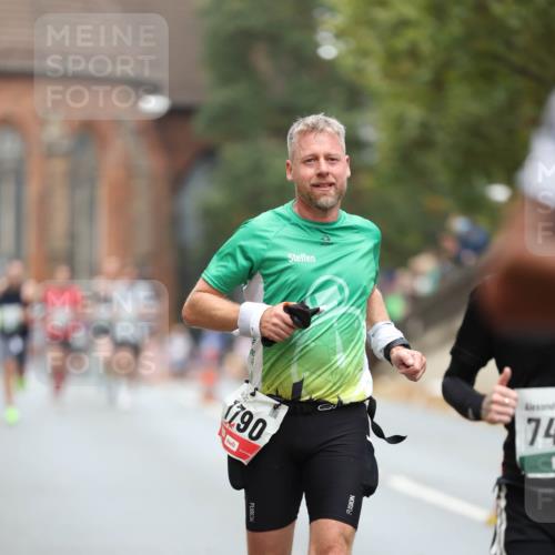 05.10.2025 - 20. swb-Marathon Bremen Michael Strokosch http://msf.ph/oto/9213993 05.10.2025 12:31:52 Laufen 790, 74 meine-sportfotos.de