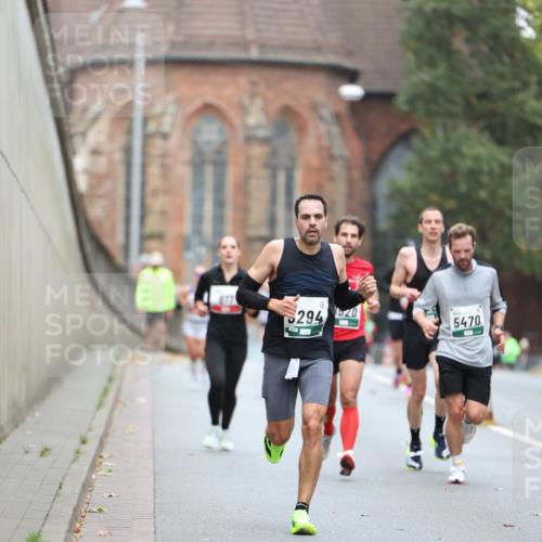 05.10.2025 - 20. swb-Marathon Bremen Michael Strokosch http://msf.ph/oto/9213996 05.10.2025 12:31:59 Laufen 294, 520, 5470 meine-sportfotos.de