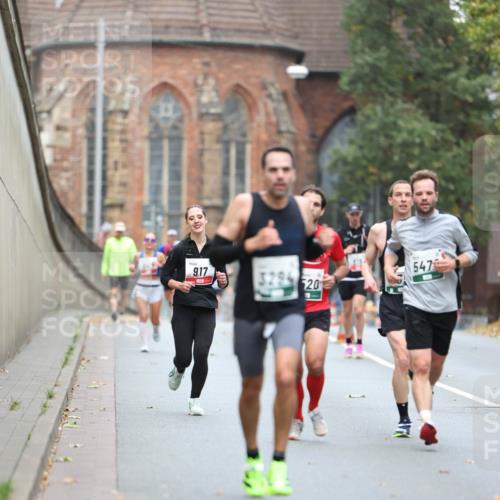 05.10.2025 - 20. swb-Marathon Bremen Michael Strokosch http://msf.ph/oto/9213998 05.10.2025 12:31:59 Laufen 9, 17, 547, 20 meine-sportfotos.de