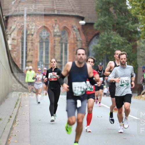 05.10.2025 - 20. swb-Marathon Bremen Michael Strokosch http://msf.ph/oto/9213999 05.10.2025 12:31:59 Laufen 9, 17, 52, 5470 meine-sportfotos.de
