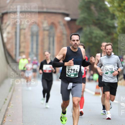 05.10.2025 - 20. swb-Marathon Bremen Michael Strokosch http://msf.ph/oto/9214000 05.10.2025 12:32:00 Laufen 3294, 5470 meine-sportfotos.de