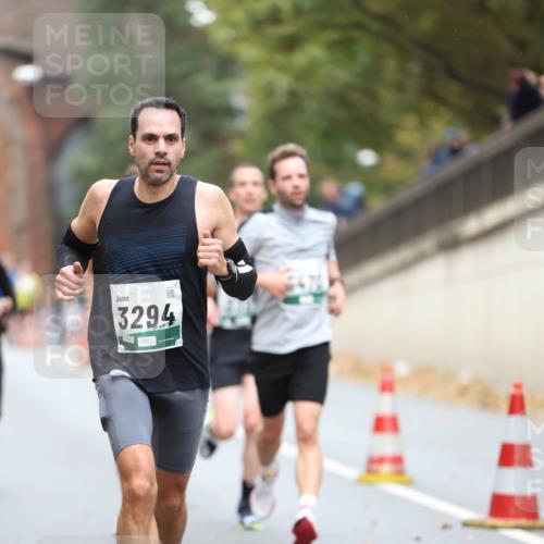 05.10.2025 - 20. swb-Marathon Bremen Michael Strokosch http://msf.ph/oto/9214002 05.10.2025 12:32:01 Laufen 3294 meine-sportfotos.de