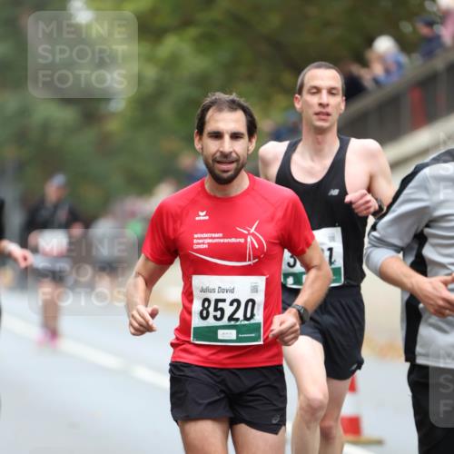 05.10.2025 - 20. swb-Marathon Bremen Michael Strokosch http://msf.ph/oto/9214005 05.10.2025 12:32:03 Laufen 8520 meine-sportfotos.de