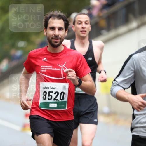 05.10.2025 - 20. swb-Marathon Bremen Michael Strokosch http://msf.ph/oto/9214006 05.10.2025 12:32:04 Laufen 8520 meine-sportfotos.de
