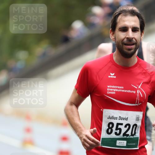 05.10.2025 - 20. swb-Marathon Bremen Michael Strokosch http://msf.ph/oto/9214008 05.10.2025 12:32:04 Laufen 8520, 2 meine-sportfotos.de
