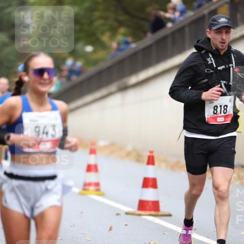 05.10.2025 - 20. swb-Marathon Bremen Michael Strokosch http://msf.ph/oto/9214024 05.10.2025 12:32:12 Laufen 943, 8, 18 meine-sportfotos.de