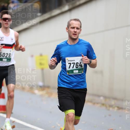 05.10.2025 - 20. swb-Marathon Bremen Michael Strokosch http://msf.ph/oto/9214039 05.10.2025 12:32:17 Laufen 882, 5028, 7764 meine-sportfotos.de