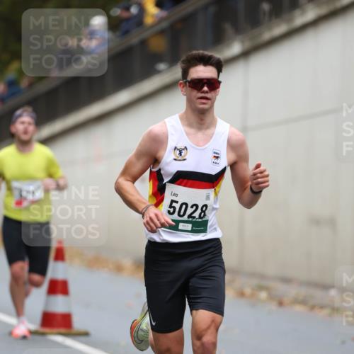 05.10.2025 - 20. swb-Marathon Bremen Michael Strokosch http://msf.ph/oto/9214042 05.10.2025 12:32:18 Laufen 5028 meine-sportfotos.de