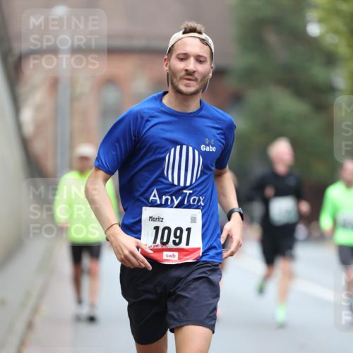 05.10.2025 - 20. swb-Marathon Bremen Michael Strokosch http://msf.ph/oto/9214081 05.10.2025 12:32:25 Laufen 1091 meine-sportfotos.de