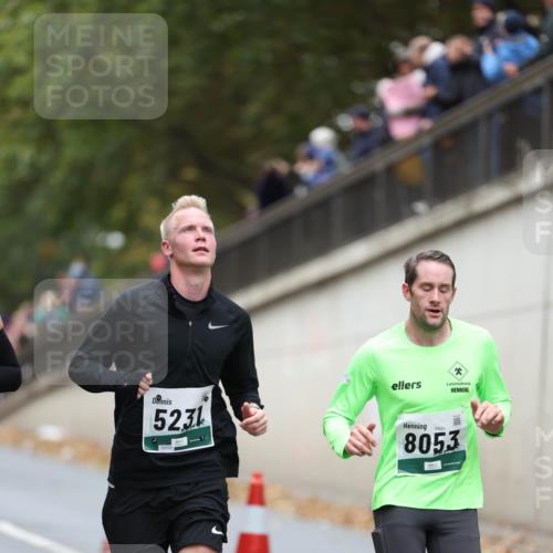 05.10.2025 - 20. swb-Marathon Bremen Michael Strokosch http://msf.ph/oto/9214086 05.10.2025 12:32:29 Laufen 5231, 09021, 8053 meine-sportfotos.de