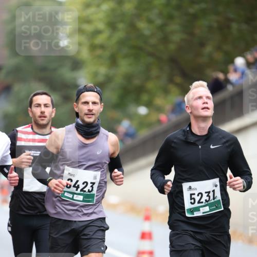 05.10.2025 - 20. swb-Marathon Bremen Michael Strokosch http://msf.ph/oto/9214087 05.10.2025 12:32:29 Laufen 6423, 5231 meine-sportfotos.de