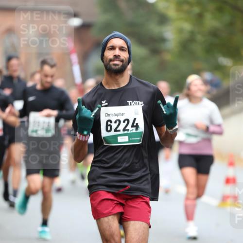 05.10.2025 - 20. swb-Marathon Bremen Michael Strokosch http://msf.ph/oto/9214117 05.10.2025 12:32:43 Laufen 6224 meine-sportfotos.de