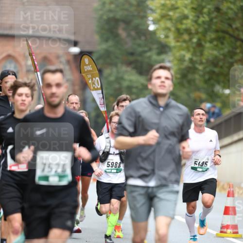 05.10.2025 - 20. swb-Marathon Bremen Michael Strokosch http://msf.ph/oto/9214122 05.10.2025 12:32:44 Laufen 7526, 1, 30, 5988, 5495 meine-sportfotos.de