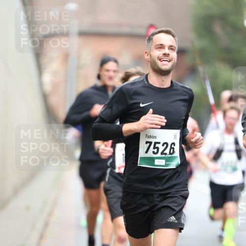 05.10.2025 - 20. swb-Marathon Bremen Michael Strokosch http://msf.ph/oto/9214126 05.10.2025 12:32:45 Laufen 7526 meine-sportfotos.de