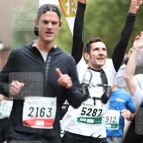 05.10.2025 - 20. swb-Marathon Bremen Michael Strokosch http://msf.ph/oto/9214134 05.10.2025 12:32:48 Laufen 2163, 5287, 912 meine-sportfotos.de
