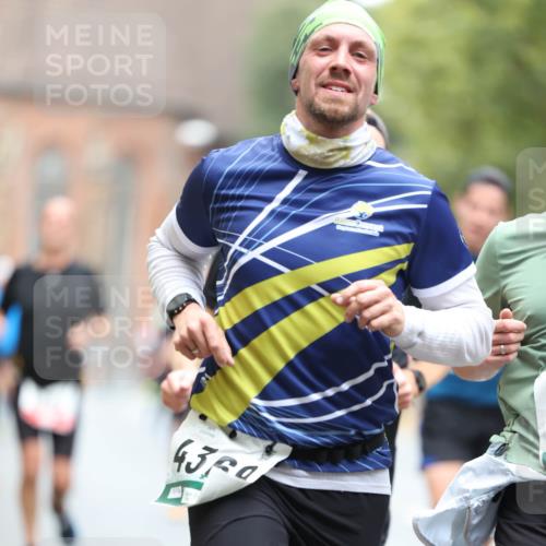 05.10.2025 - 20. swb-Marathon Bremen Michael Strokosch http://msf.ph/oto/9214141 05.10.2025 12:32:49 Laufen 4360 meine-sportfotos.de