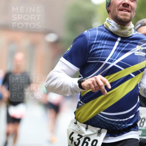 05.10.2025 - 20. swb-Marathon Bremen Michael Strokosch http://msf.ph/oto/9214143 05.10.2025 12:32:50 Laufen 4369, 8 meine-sportfotos.de