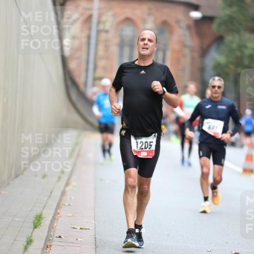 05.10.2025 - 20. swb-Marathon Bremen Michael Strokosch http://msf.ph/oto/9214146 05.10.2025 12:32:50 Laufen 1205 meine-sportfotos.de