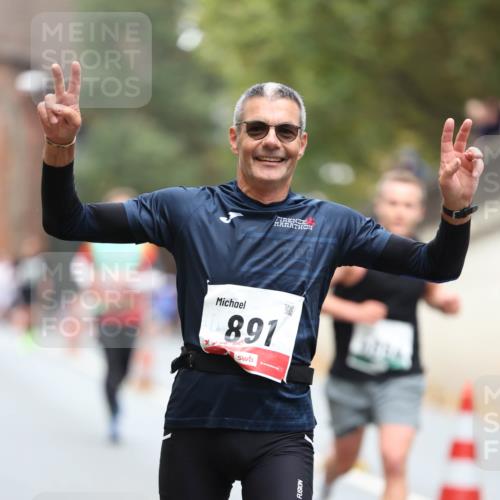 05.10.2025 - 20. swb-Marathon Bremen Michael Strokosch http://msf.ph/oto/9214150 05.10.2025 12:32:55 Laufen 891 meine-sportfotos.de