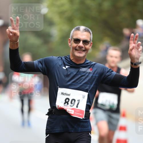 05.10.2025 - 20. swb-Marathon Bremen Michael Strokosch http://msf.ph/oto/9214152 05.10.2025 12:32:56 Laufen 891 meine-sportfotos.de