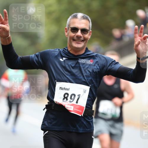 05.10.2025 - 20. swb-Marathon Bremen Michael Strokosch http://msf.ph/oto/9214153 05.10.2025 12:32:56 Laufen 891 meine-sportfotos.de