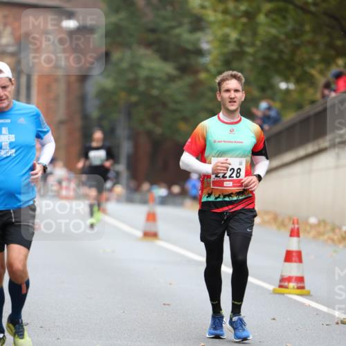 05.10.2025 - 20. swb-Marathon Bremen Michael Strokosch http://msf.ph/oto/9214162 05.10.2025 12:32:59 Laufen 20, 228 meine-sportfotos.de