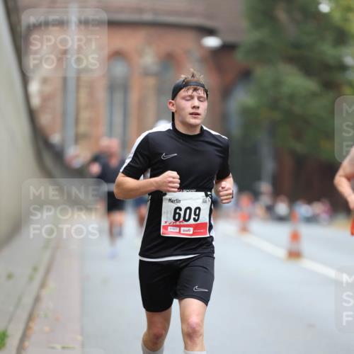 05.10.2025 - 20. swb-Marathon Bremen Michael Strokosch http://msf.ph/oto/9214174 05.10.2025 12:33:05 Laufen 609, 01627 meine-sportfotos.de