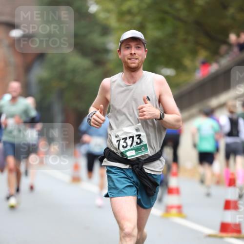 05.10.2025 - 20. swb-Marathon Bremen Michael Strokosch http://msf.ph/oto/9214194 05.10.2025 12:33:11 Laufen 7373 meine-sportfotos.de