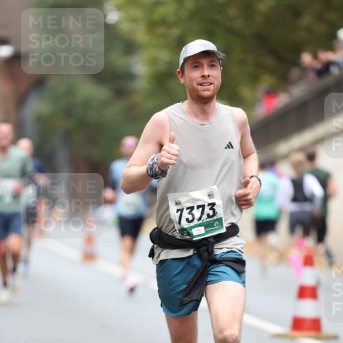 05.10.2025 - 20. swb-Marathon Bremen Michael Strokosch http://msf.ph/oto/9214197 05.10.2025 12:33:11 Laufen 7373 meine-sportfotos.de