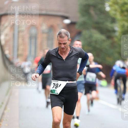 05.10.2025 - 20. swb-Marathon Bremen Michael Strokosch http://msf.ph/oto/9214198 05.10.2025 12:33:13 Laufen 79 meine-sportfotos.de