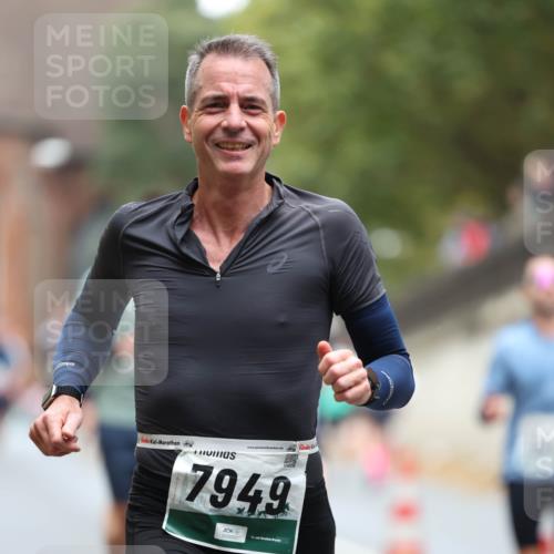 05.10.2025 - 20. swb-Marathon Bremen Michael Strokosch http://msf.ph/oto/9214209 05.10.2025 12:33:14 Laufen 7949 meine-sportfotos.de