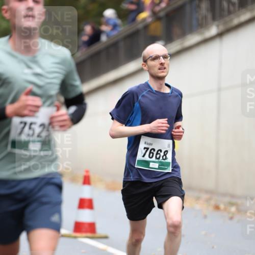 05.10.2025 - 20. swb-Marathon Bremen Michael Strokosch http://msf.ph/oto/9214217 05.10.2025 12:33:16 Laufen 752, 7668 meine-sportfotos.de