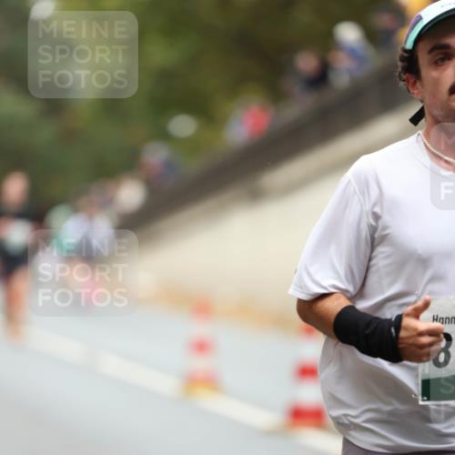 05.10.2025 - 20. swb-Marathon Bremen Michael Strokosch http://msf.ph/oto/9214221 05.10.2025 12:33:17 Laufen  meine-sportfotos.de
