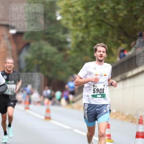 05.10.2025 - 20. swb-Marathon Bremen Michael Strokosch http://msf.ph/oto/9214240 05.10.2025 12:33:30 Laufen 099, 5908 meine-sportfotos.de