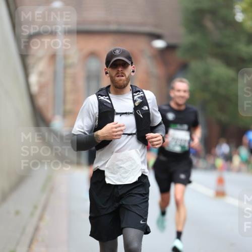 05.10.2025 - 20. swb-Marathon Bremen Michael Strokosch http://msf.ph/oto/9214241 05.10.2025 12:33:31 Laufen  meine-sportfotos.de
